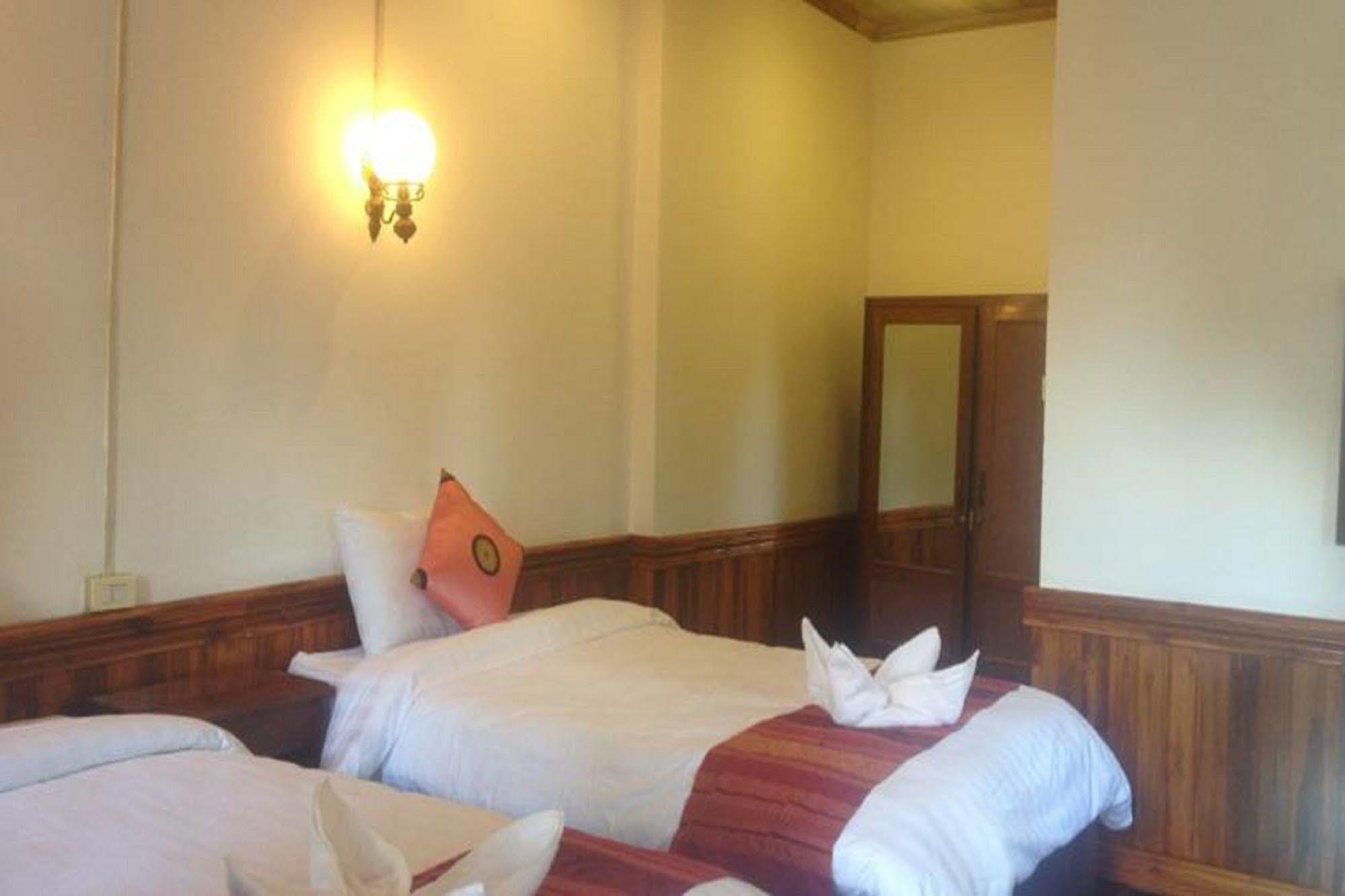 Namkhan Riverside Hotel Luang Prabang Esterno foto
