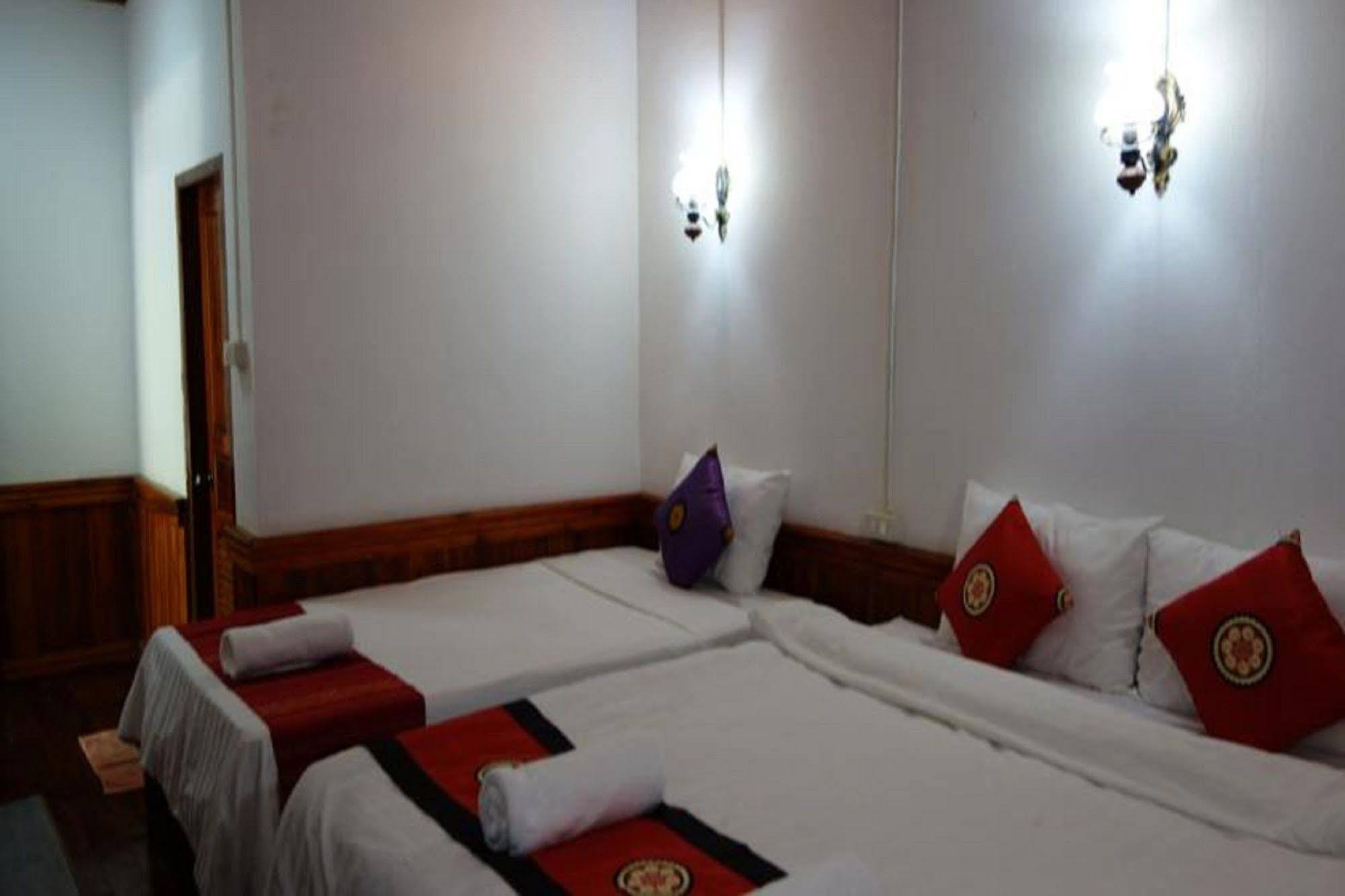 Namkhan Riverside Hotel Luang Prabang Esterno foto