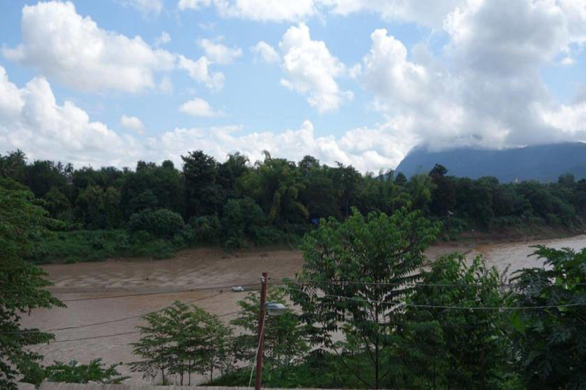 Namkhan Riverside Hotel Luang Prabang Esterno foto